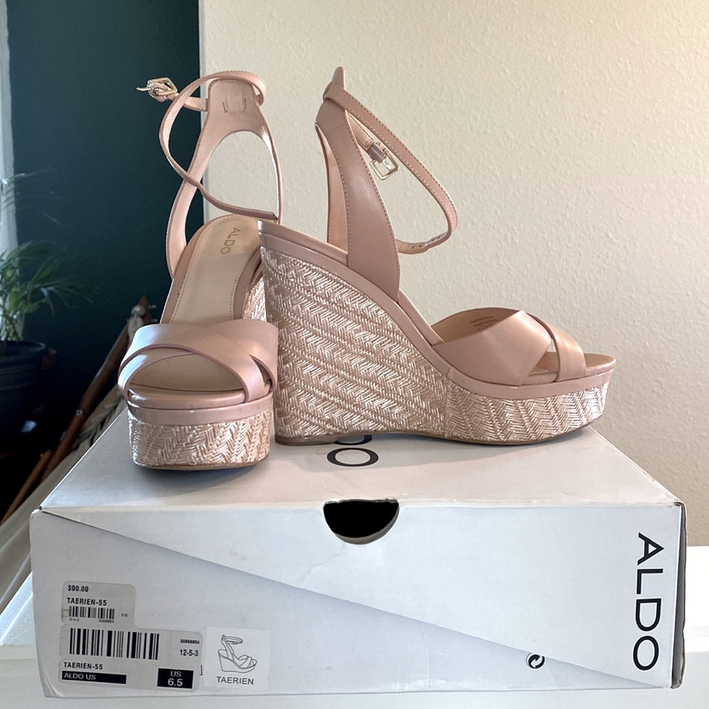 Aldo Taerien wedges 6.5